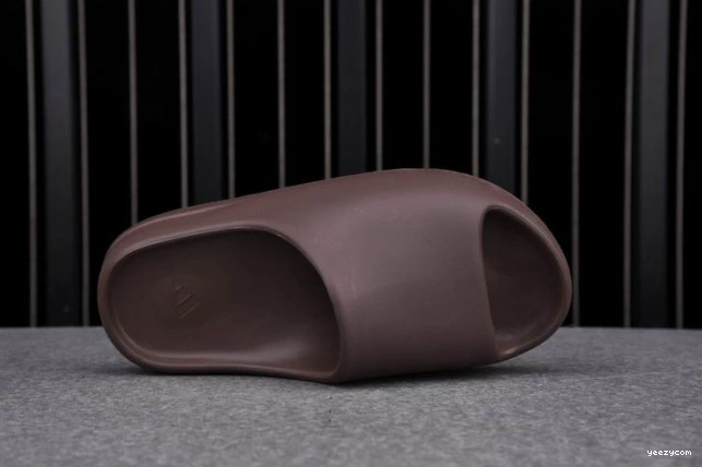 Yeezy Slide Soot Adidas G55495 0930